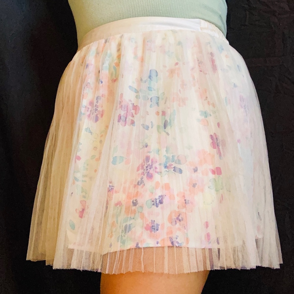 Lauren Conrad Floral Skirt - Picture 1 of 4